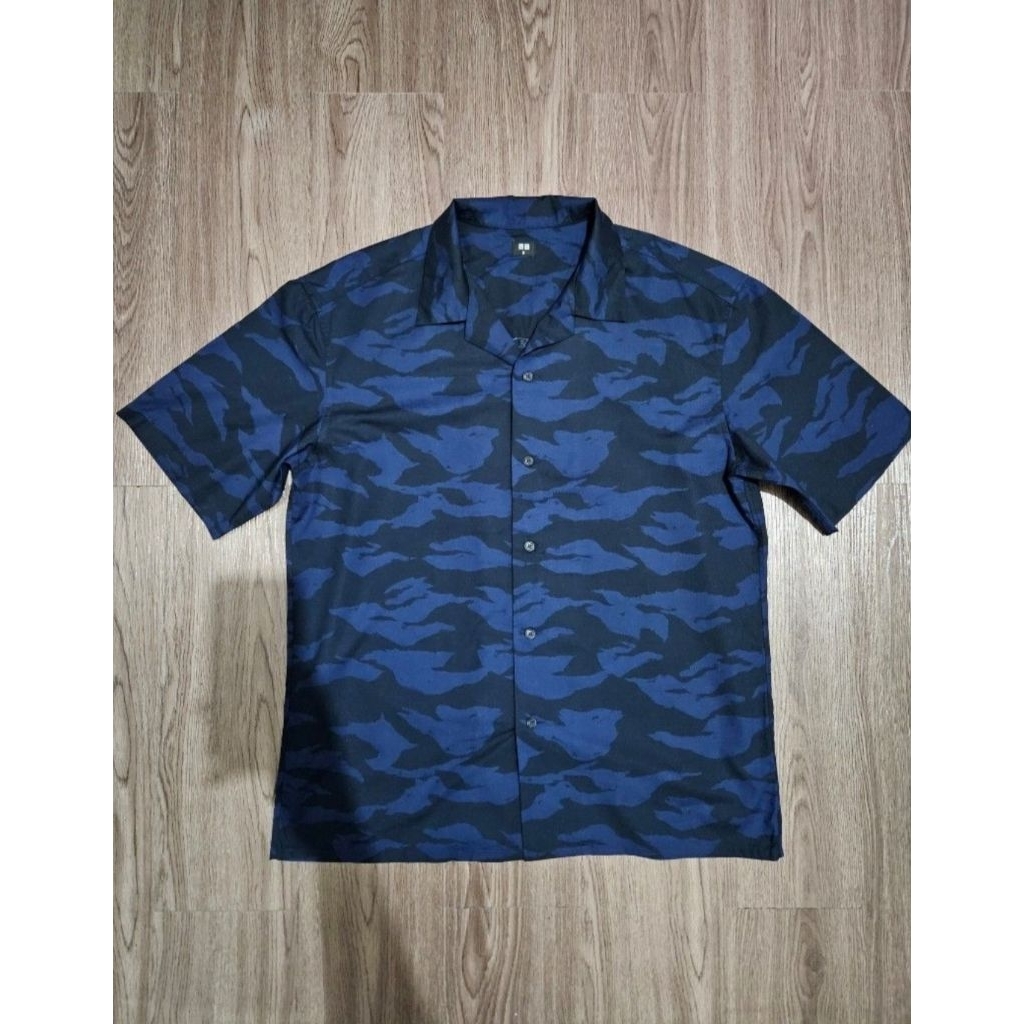 kemeja camo uniqlo