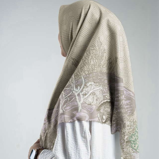 Rosefin Emira Print Hijab Segi Empat | Hijab Motif Syari Jumbo