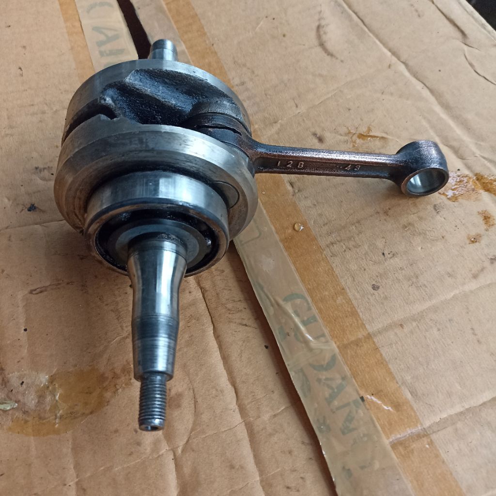 crankshaft bandul kruk as Suzuki txr 150 /rgr150/panther/gamma Orginal