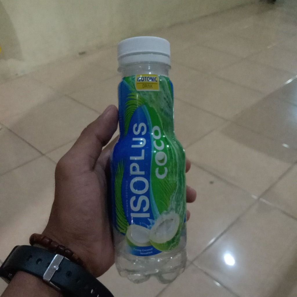 Minuman dingin isoplus 046