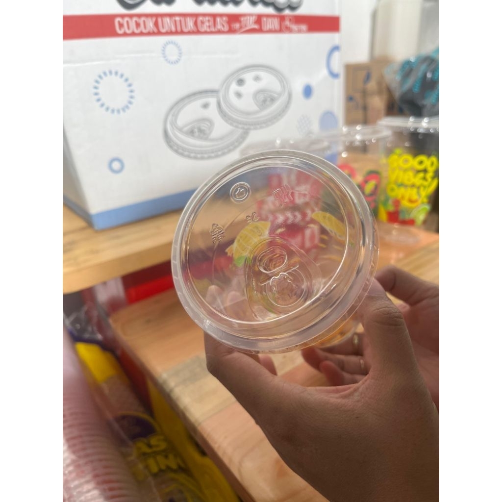 TUTUP CUP STRAWLES TIP TOP