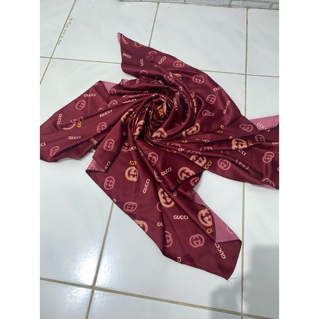 preloved PL bekas hijab kerudung scarf segiempat satin velvet paris sifon katun motif branded polos 