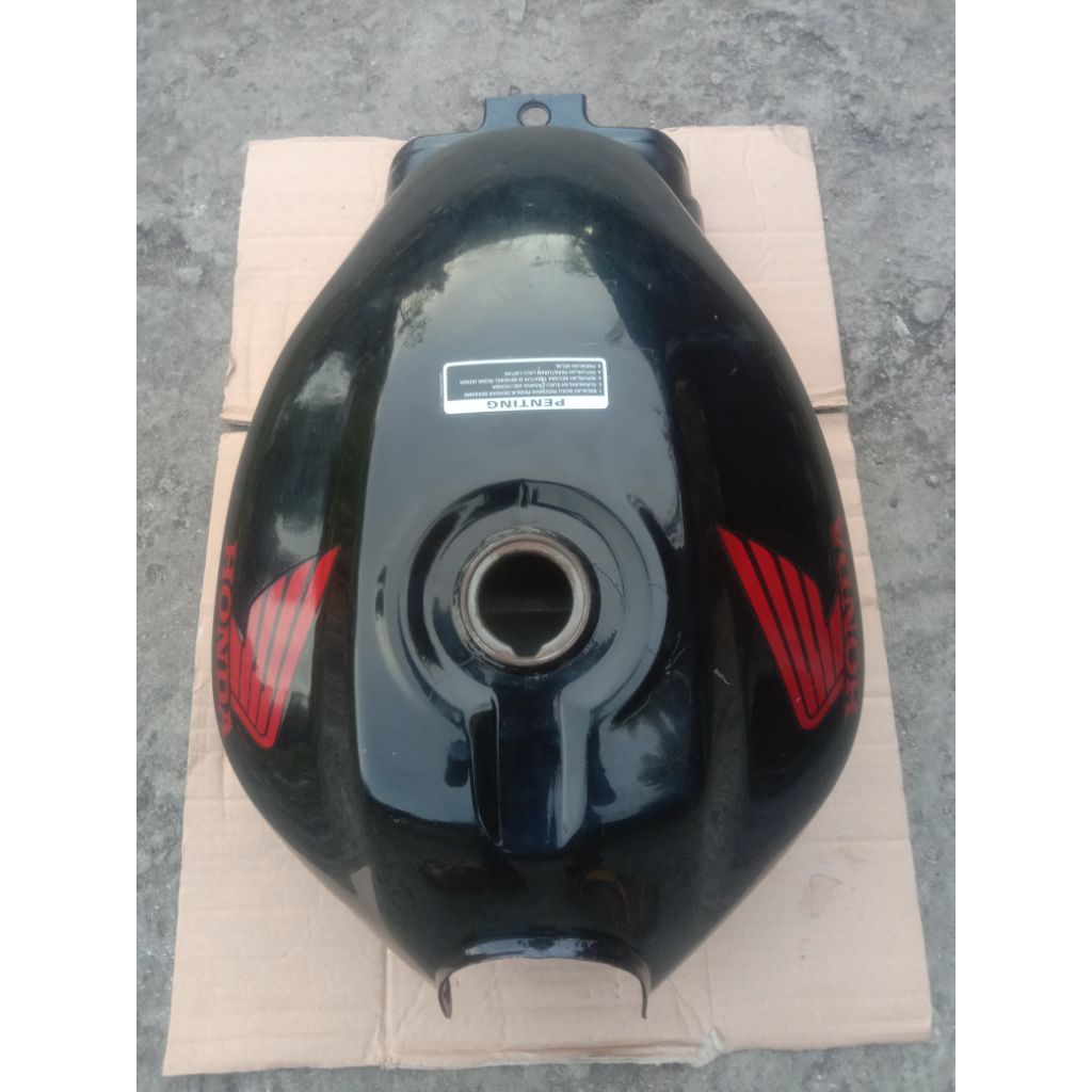Tangki tengki Honda CB VERZA 150 ASLI original copotan motor