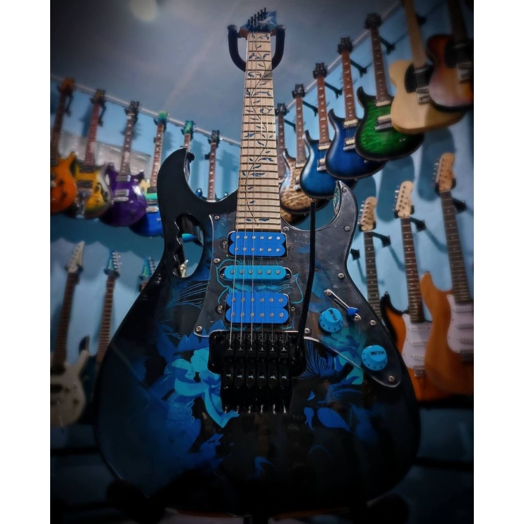 Gitar elektrik Ibanez jem coppy high quality... tremolo edge spring  sudah seting eenak tinggal jran