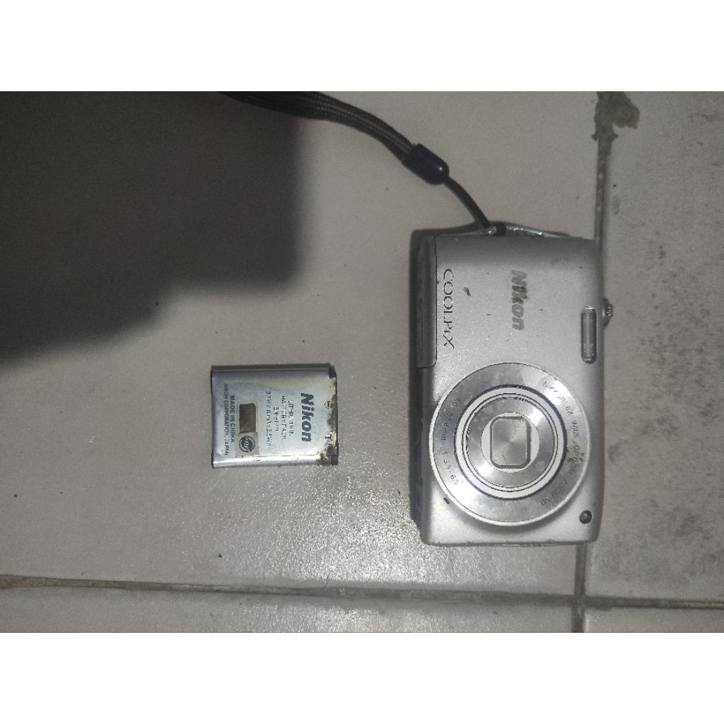 kamera digital exilim kondisi mati total kelengkapan sesuai foto