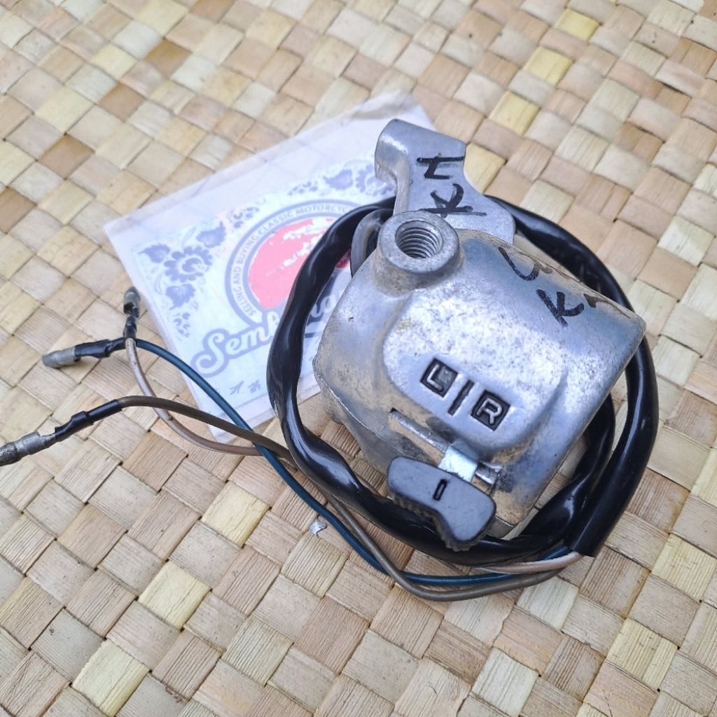 HOLDER SAKLAR KANAN YAMAHA L2 G L2G YB100 NOS