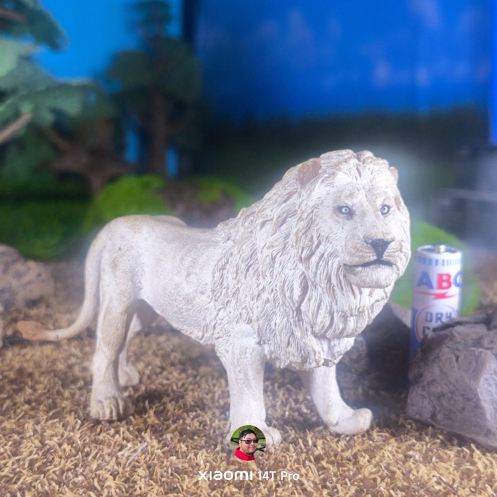 PAPO 2005 White Lion figure