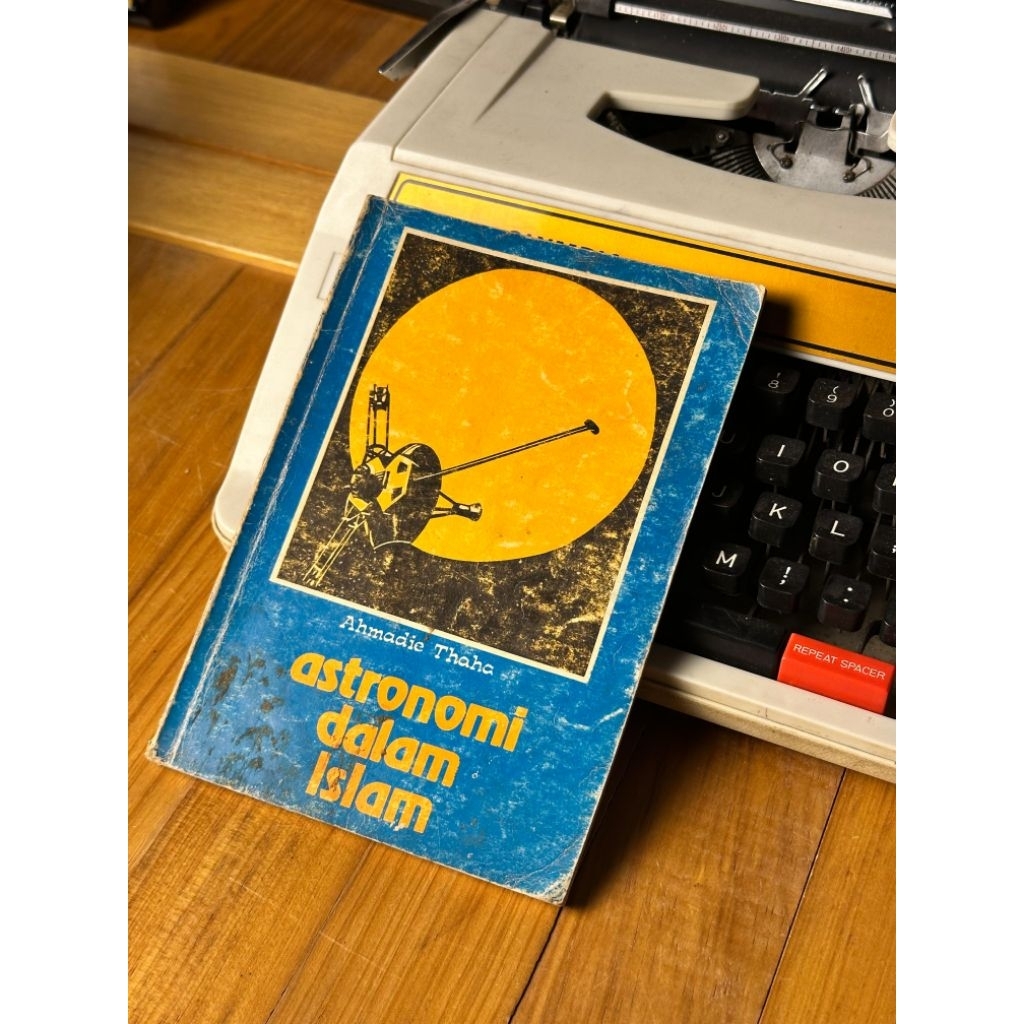 Buku Astronomi Dalam Islam - Ahmadie Thaha