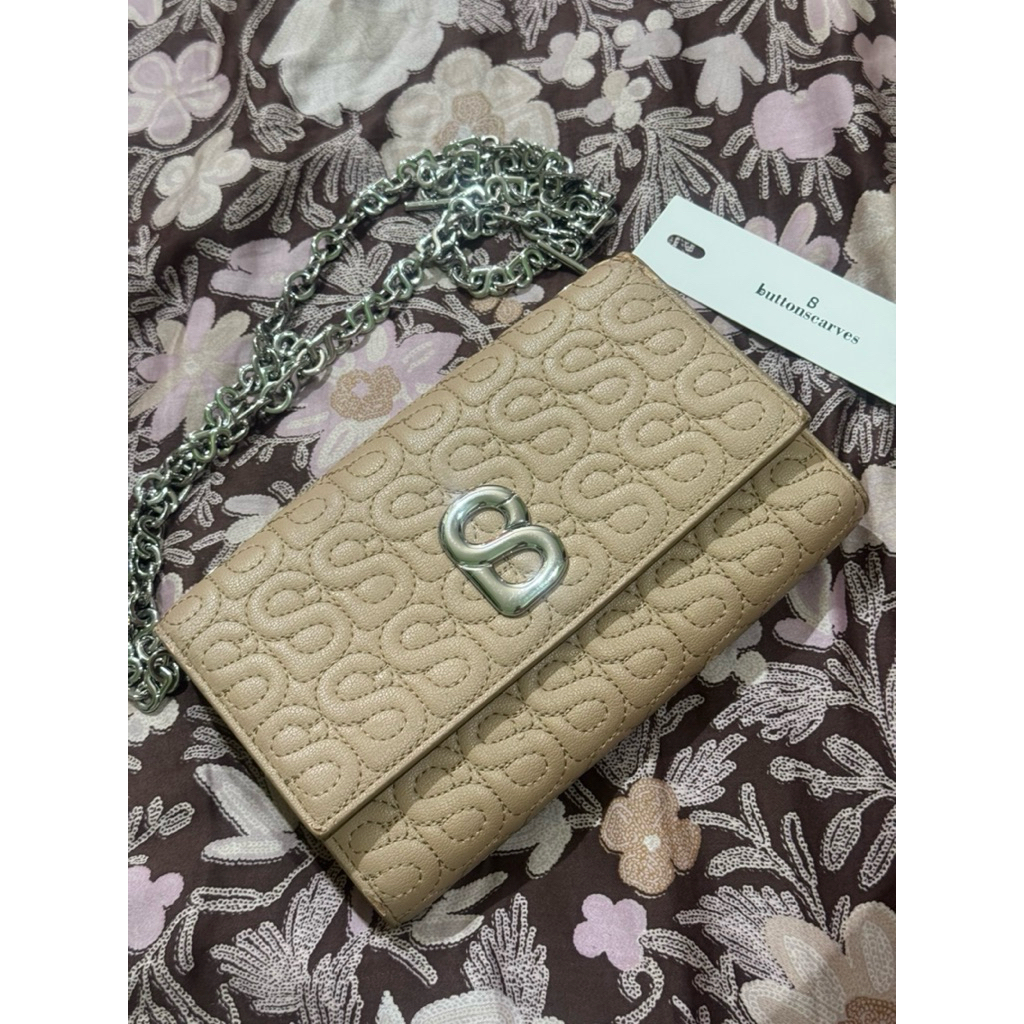 PRELOVED TANPA BOX WITH DEFFECT NGOPEK LUNA WALLET CHAIN SHW NO BOX AS IS WHS SALE BALIKPAPAN SAMARI