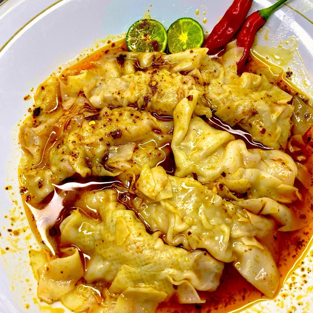 pangsit/wonton kuah mercon/ wonton ayam/ gurih pedas
