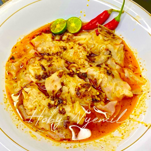 pangsit/wonton kuah mercon/ wonton ayam/ gurih pedas