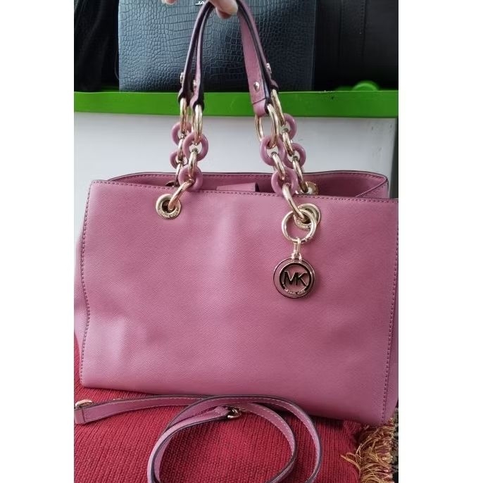 MK cyinthia jet set chain tote bag