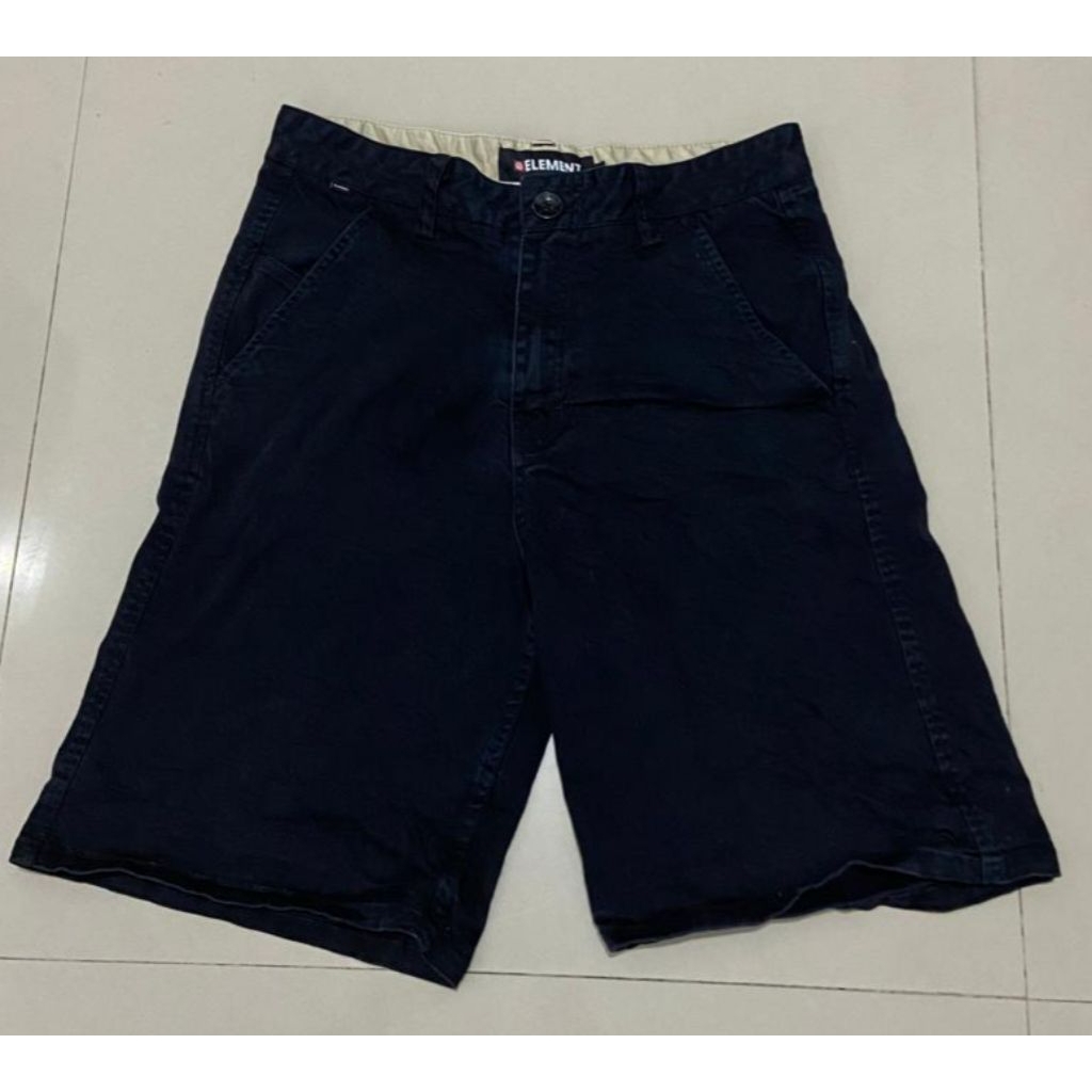 celana pendek element