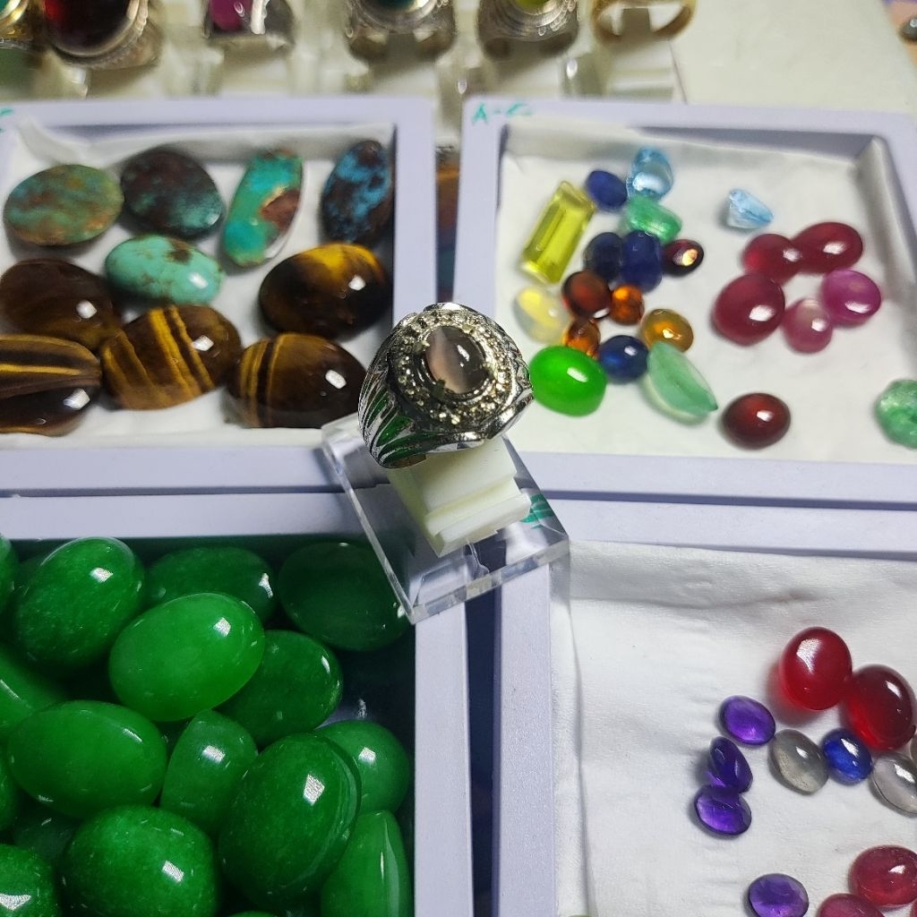 batu permata cat eye