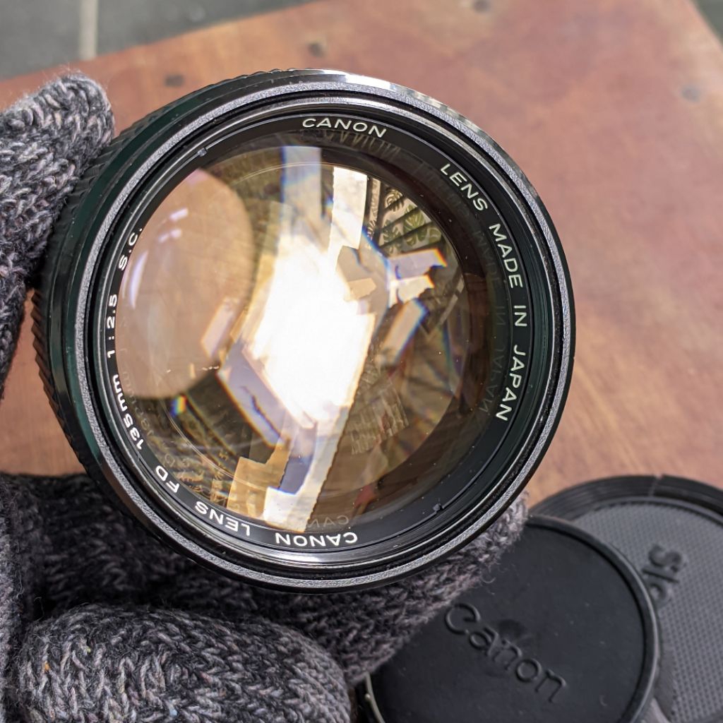 Lensa manual Canon FD SC 135mm f2.5 cakep mulus