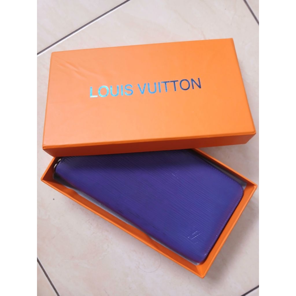 Dompet LV epi authentic