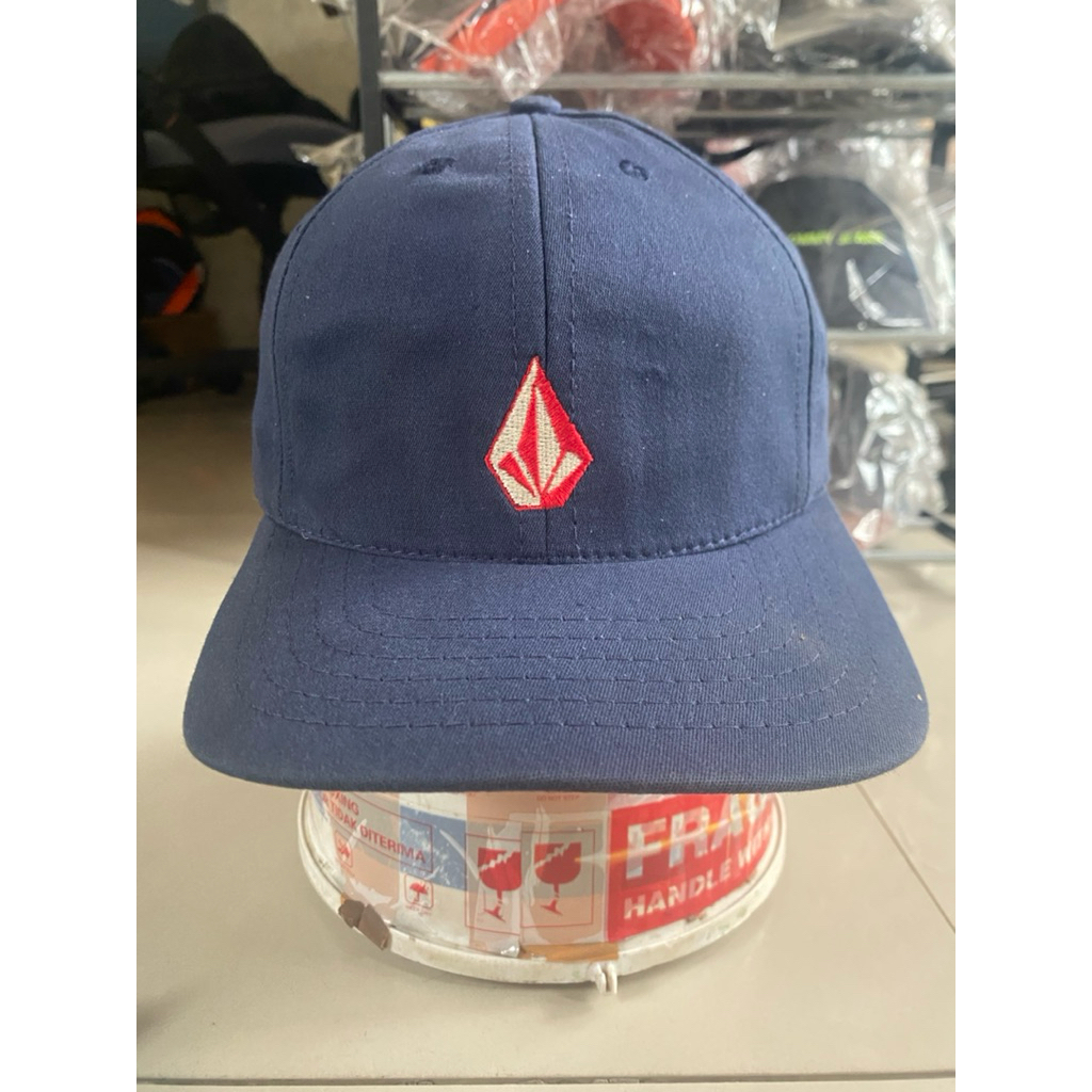 Topi Caps Build Up By Volcom USA