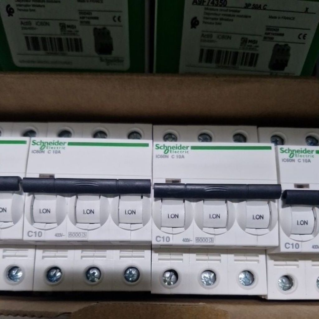 MCB SCHNEIDER IC60N 3P-10A