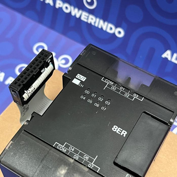 PLC OMRON CP1W-8ER