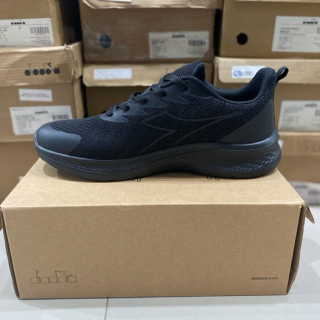 SEPATU DIADORA NIAGA MONO BLACK