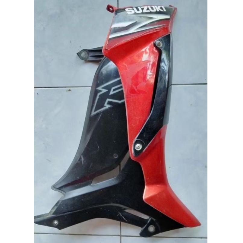 Cover sayap tebeng sayap Suzuki  smash Titan (kanan) original second copotan