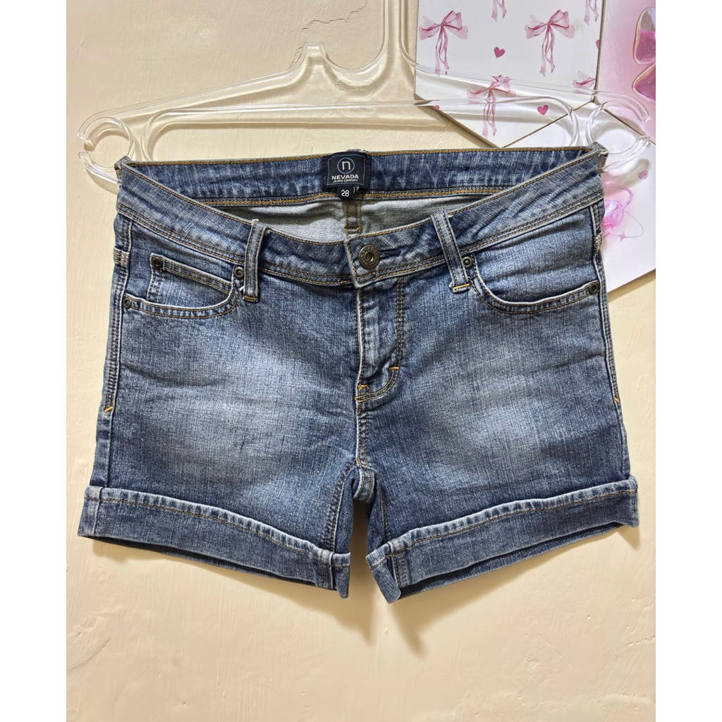 CELANA PENDEK NEVADA WANITA PRELOVED