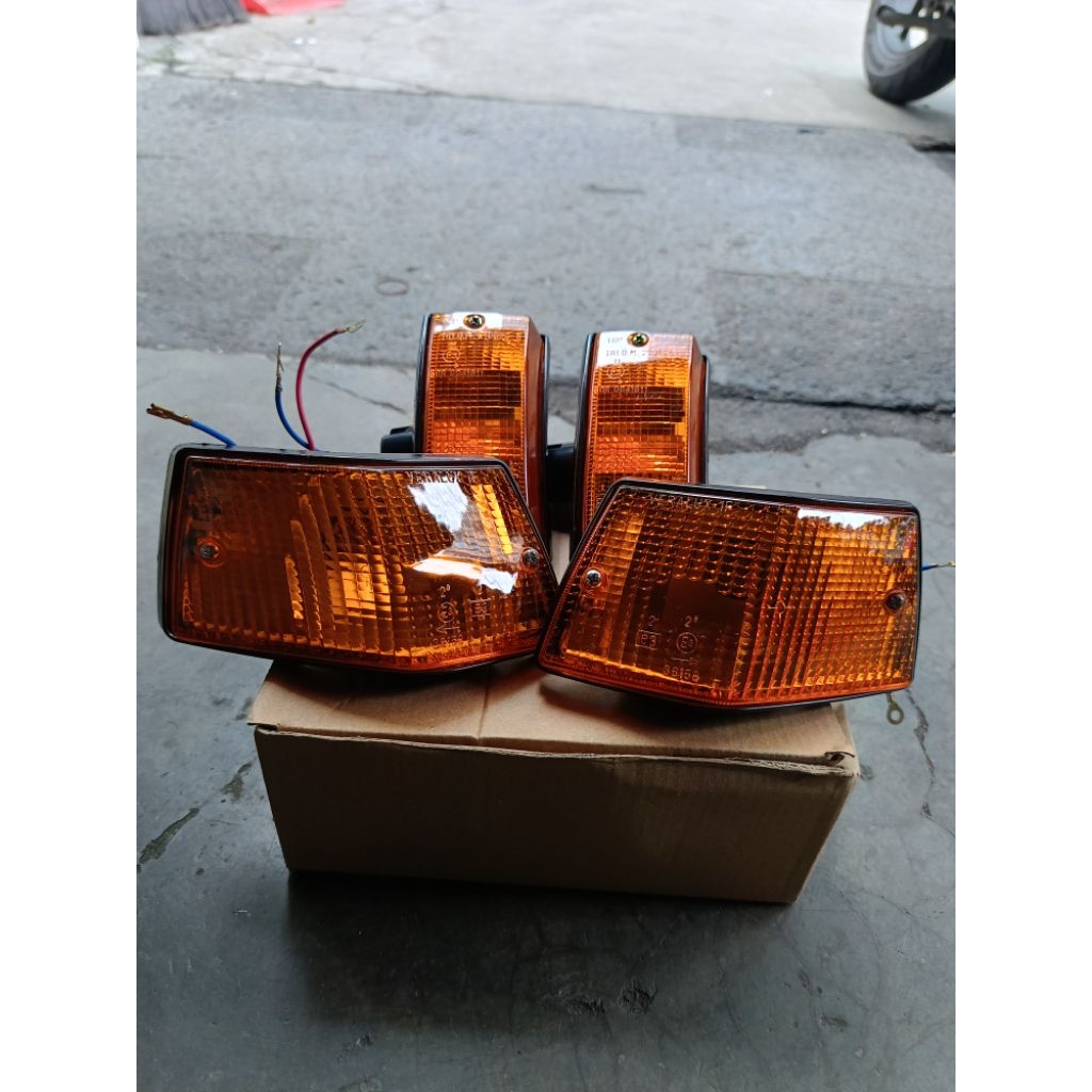 Lampu Sein / Sen Komplit Embos Triom Vespa PX dan sejenisnya Import Taiwan