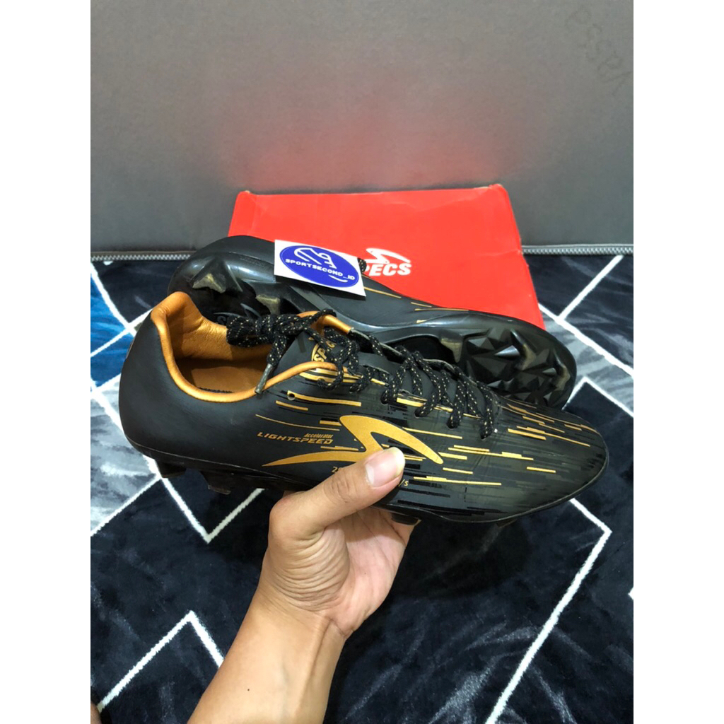 SEPATU BOLA SPECS LS REBORN BLACK GOLD SIZE 41 SECOND