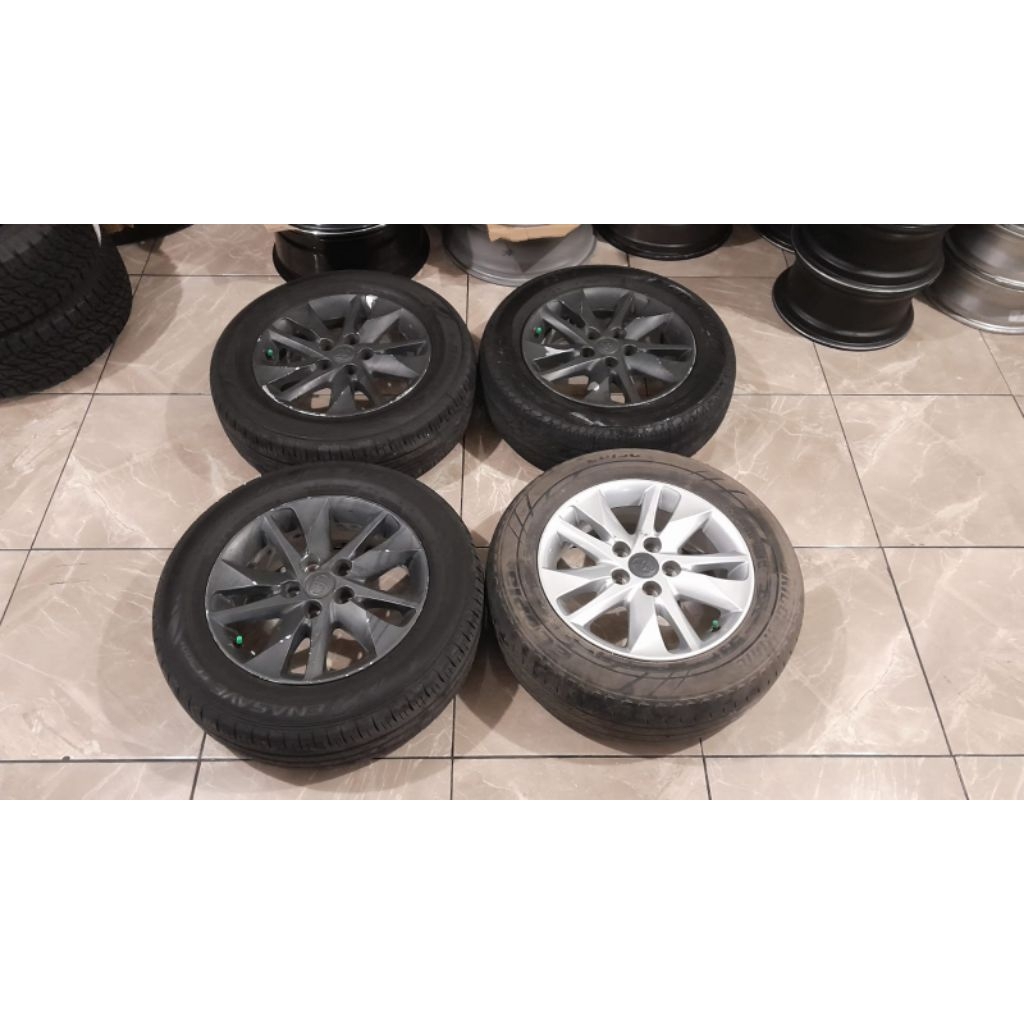 Velg bekas mobil oem copotan innova reborn + ban 205 65 16 70%