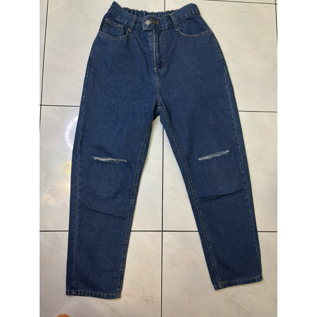 preloved jeans this is april