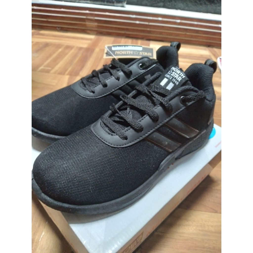 Sepatu Hitam North Star new no 41