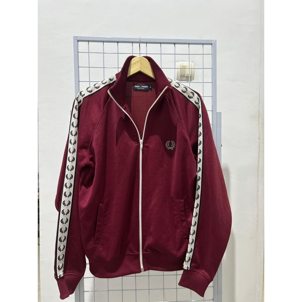 Jaket Tracktop Fred Perry Taped - Maroon