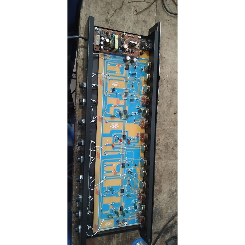 crossover aktif 4 way high.mid.low.sub