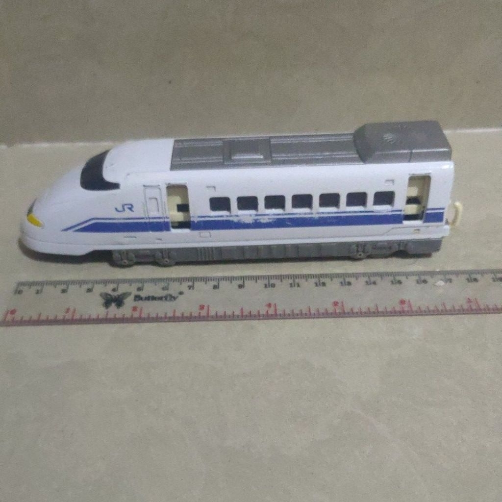 mainan kereta api Shinkansen