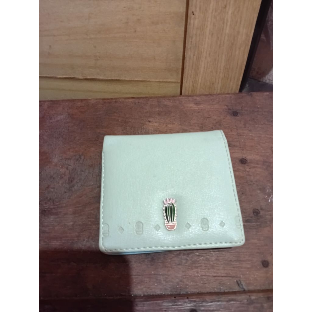 dompet merk NAUGHTY