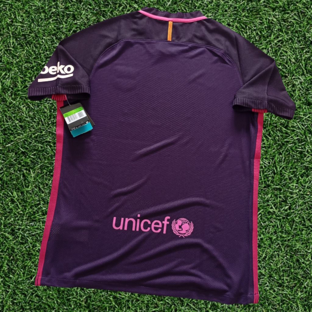 Barcelona Away 2016/17 Player Issue
