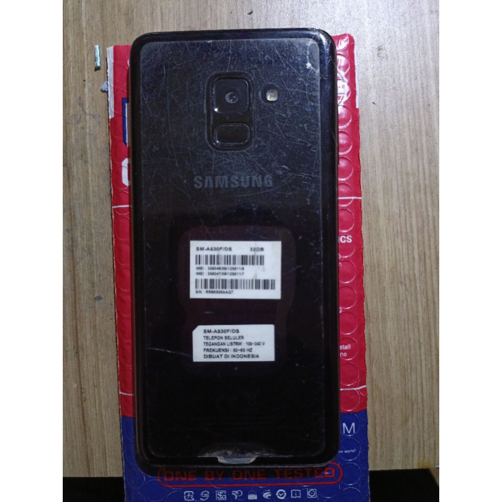 LCD SAMSUNG A8+