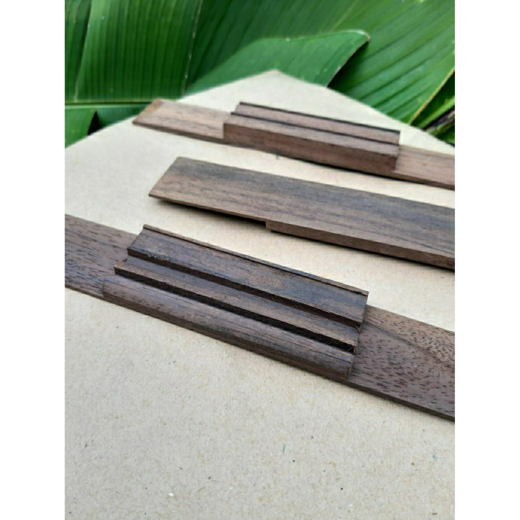 AKSESORIS GITAR AKUSTIK BAHAN KAYU