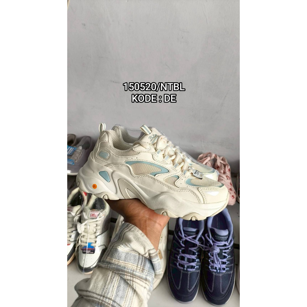 Sepatu Skechers d’lites “White” Size 36 ( No box)