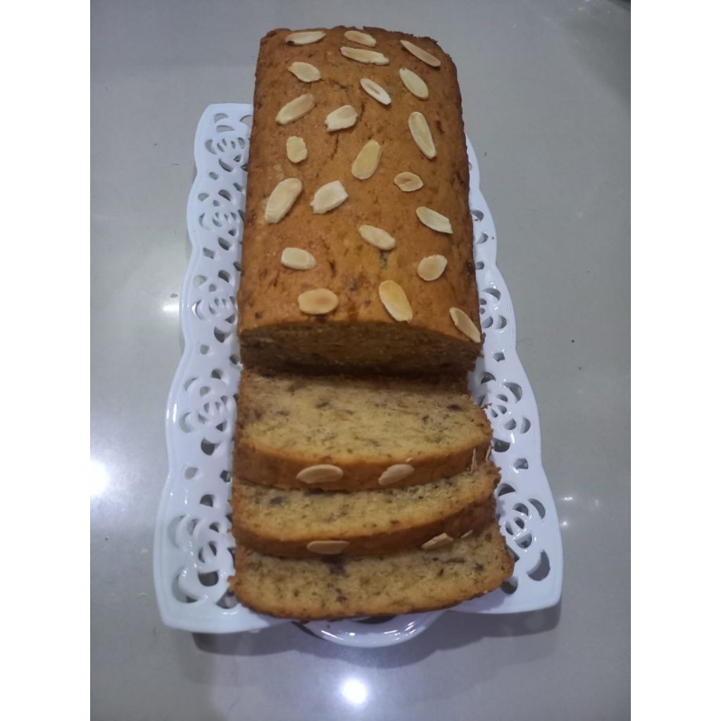 Banana Cake Premium - Banana Cake Original - Helena Bake