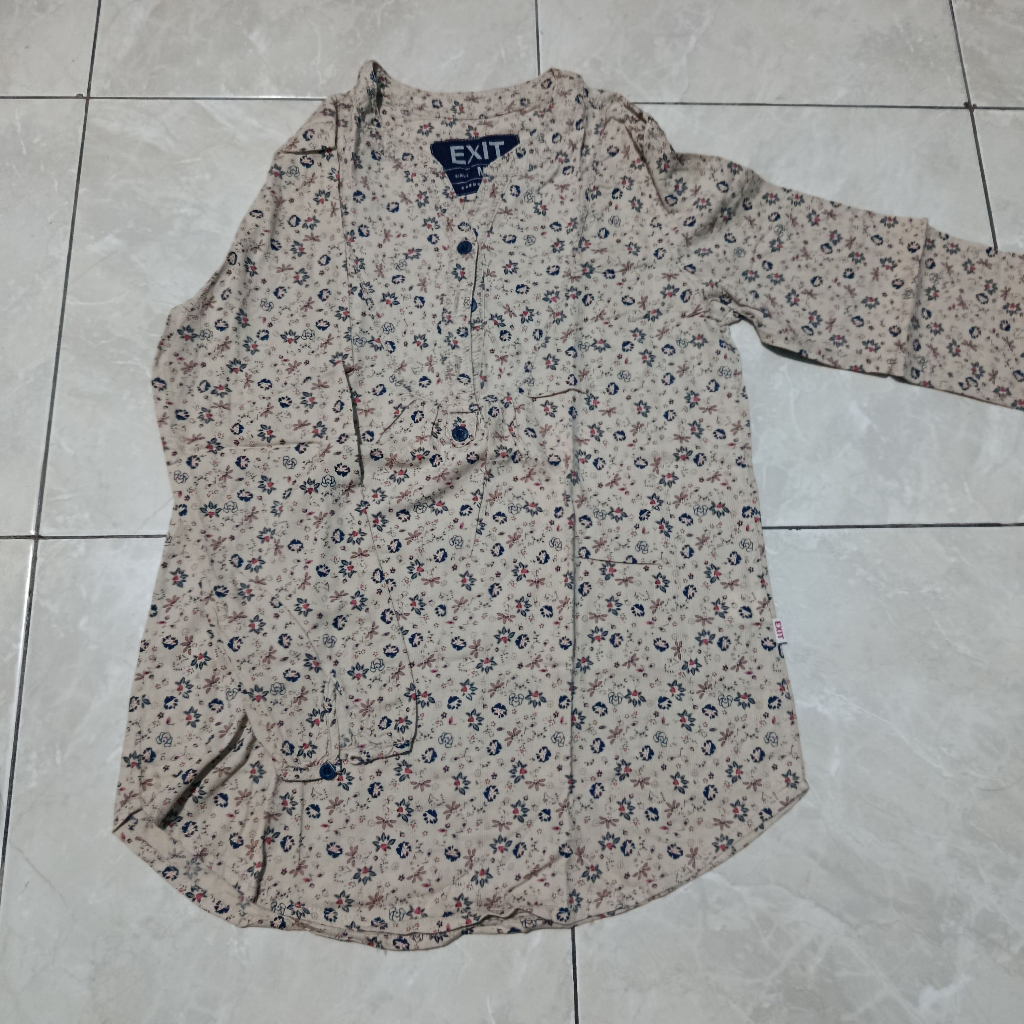 EXIT Kemeja Wanita Dewasa Preloved