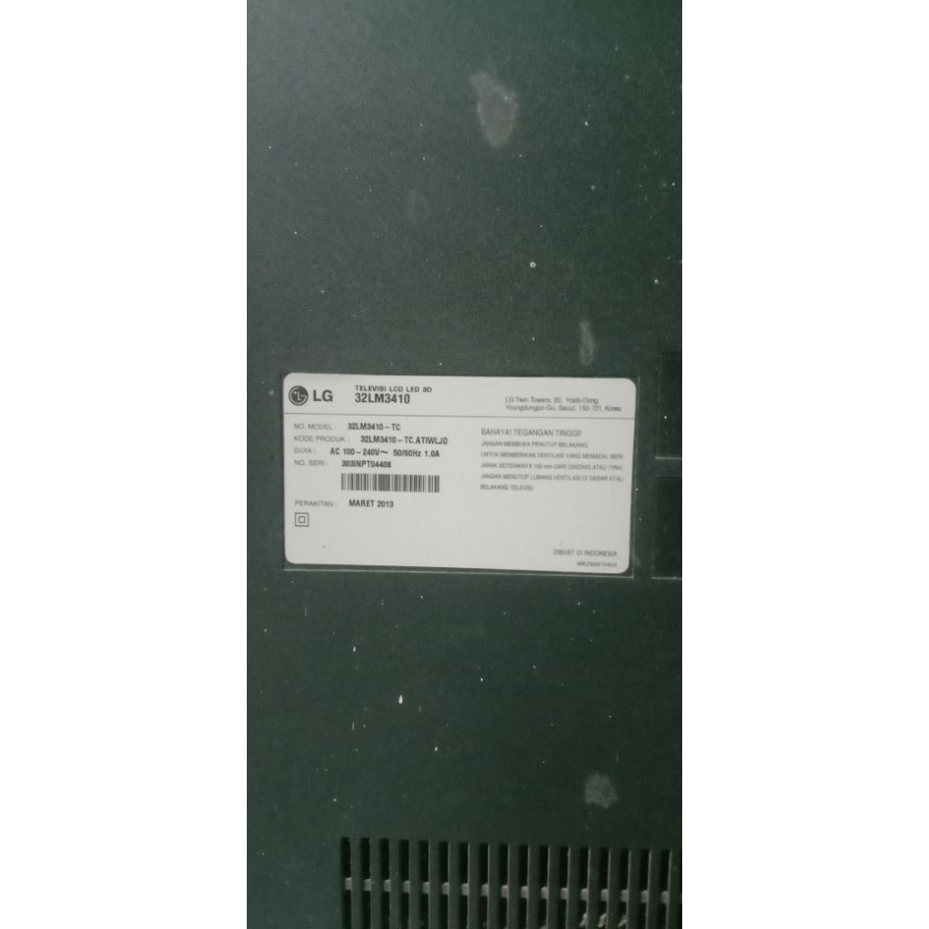 tv LED LG 32INCH NYALA LAYAR GARIS.