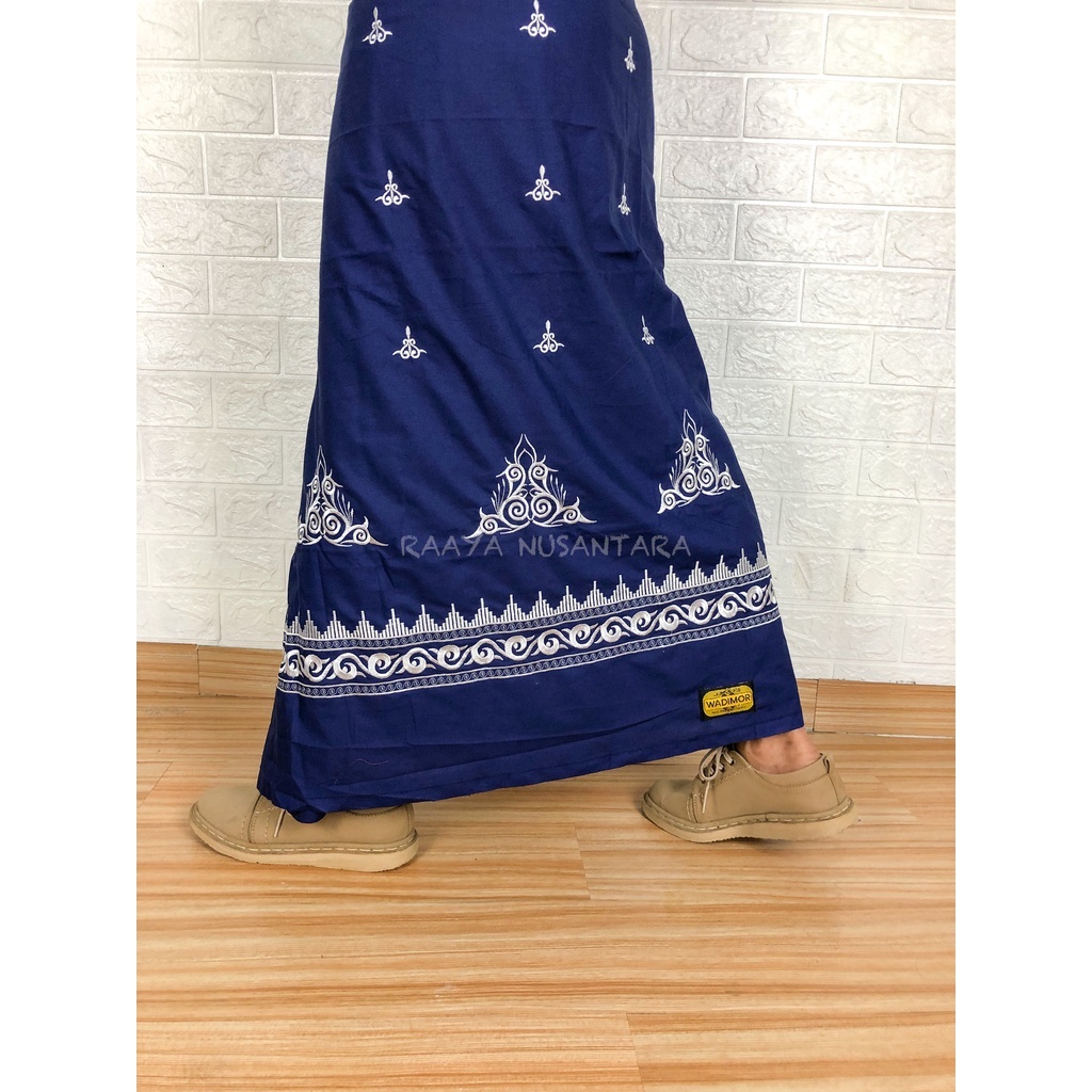 WADIMOR- Sarung Bordir Motif  Warna Navy | Sarung bordir dewasa
