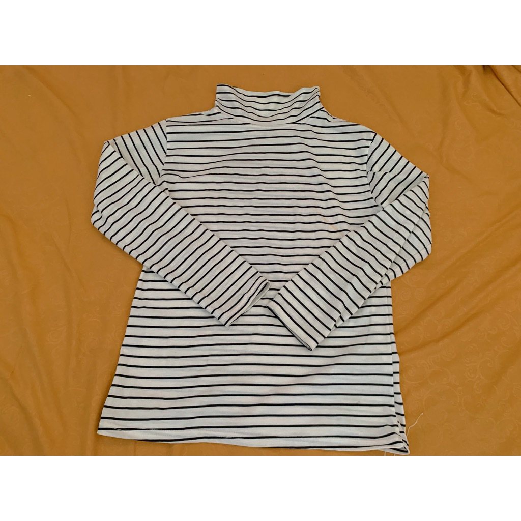 PRELOVED DALEMAN TURTLENECK SALUR