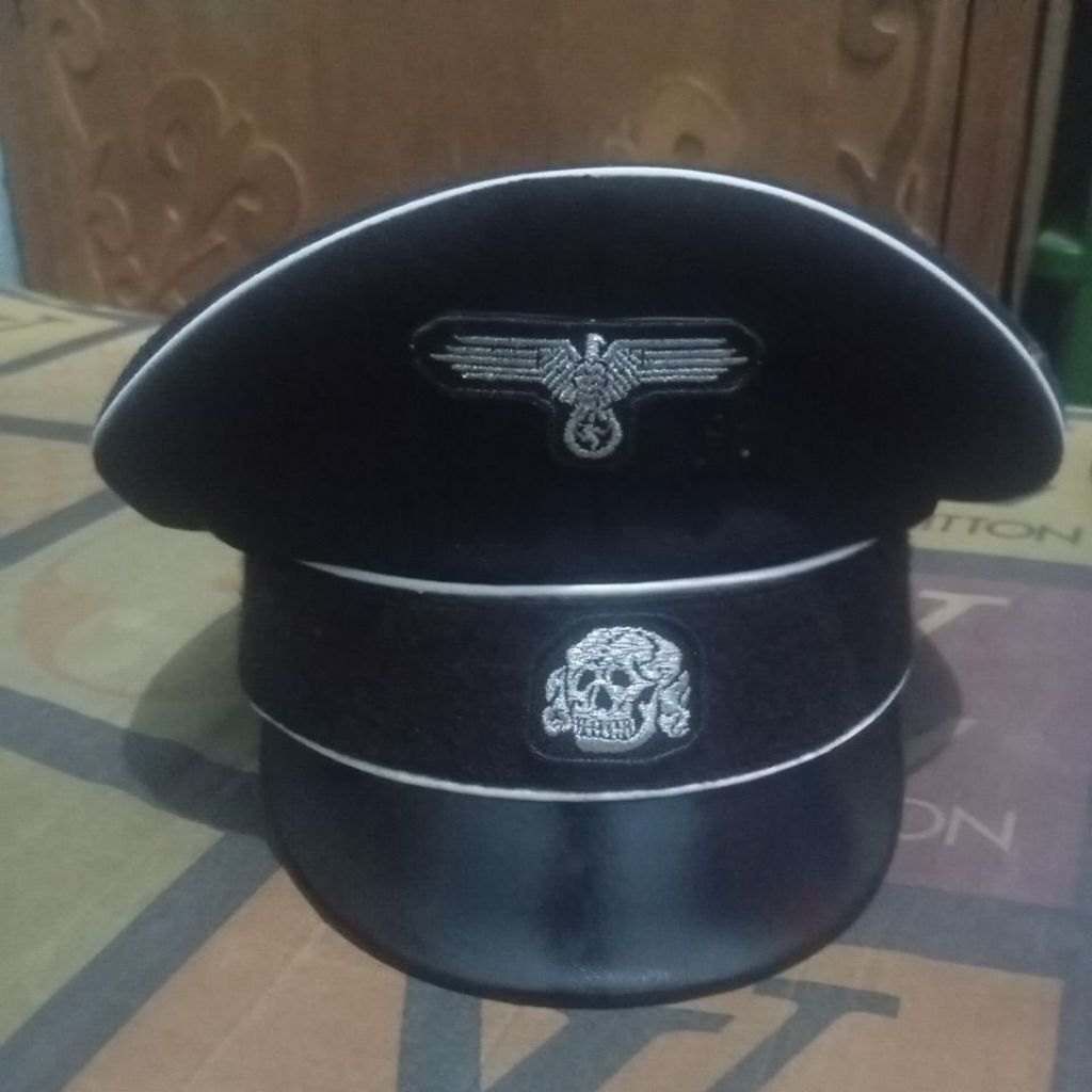 Topi Perwira Waffen-SS