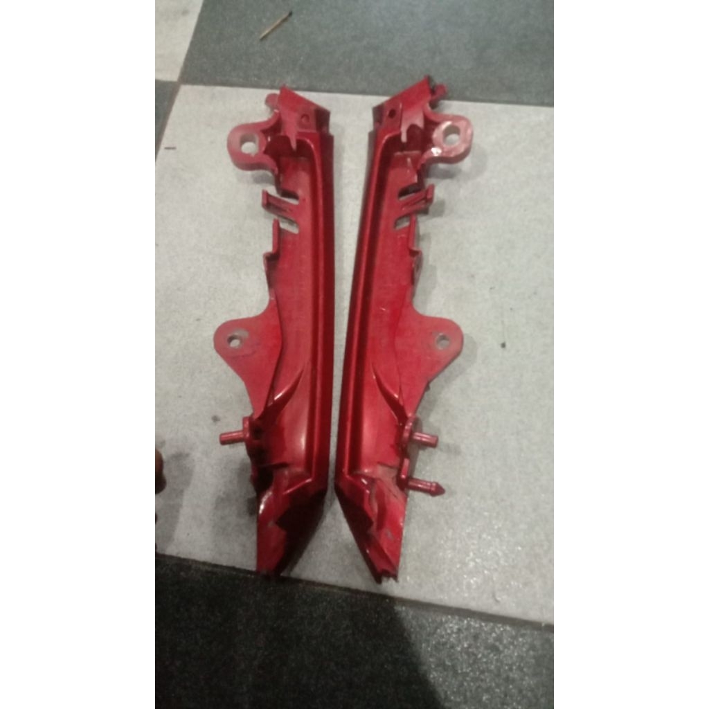 Behel VIXION NEW Tahun 2013 2014 2015 2016 ORI/Bekas Copotan Warna Merah
