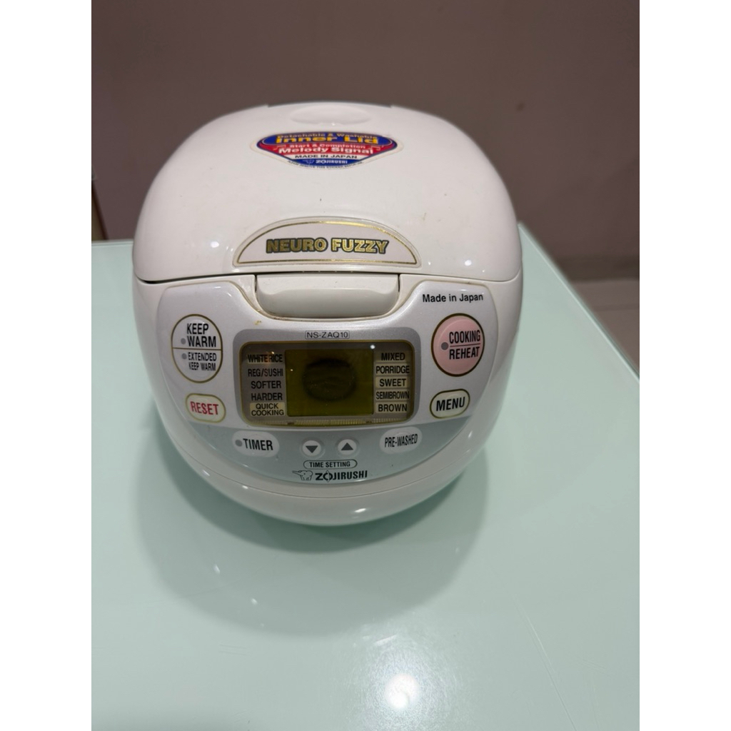like new masi mulus cuma dipake 2x rice cooker Preloved Rice Cooker Zojirushi NS ZAQ10 kapasitas 750