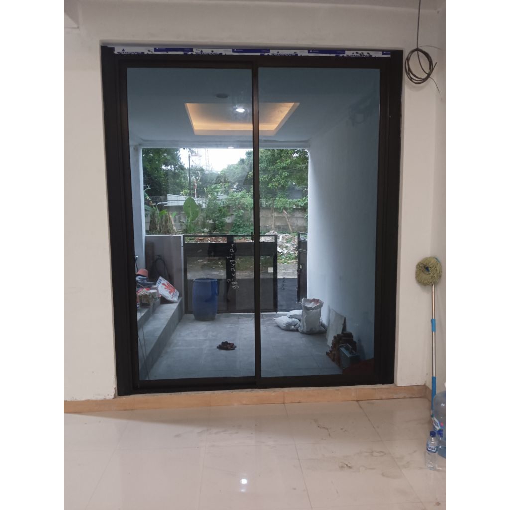 Jendela sleding/geser alumunium dan kaca
