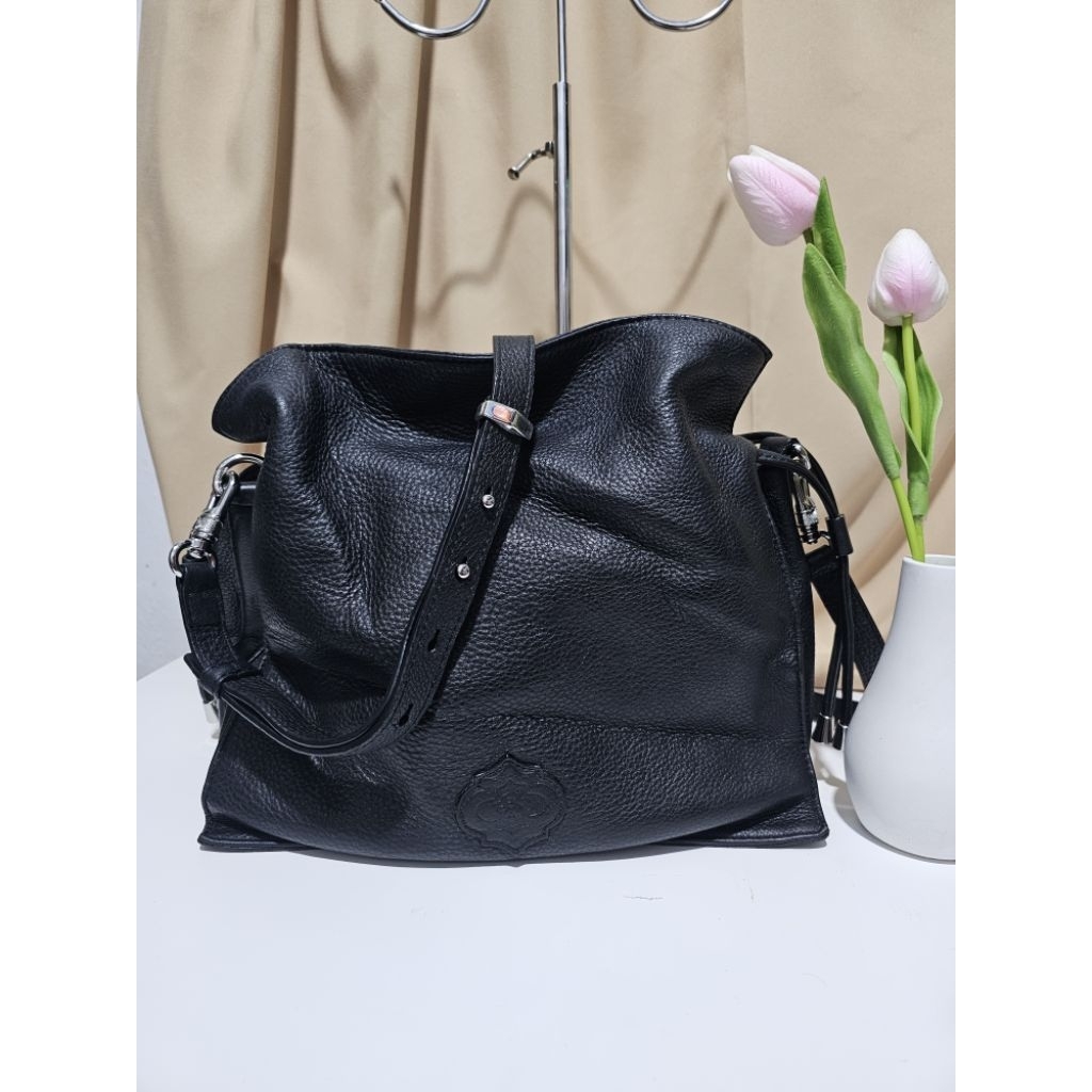 ORYANY Tas Serut Hitam Doff Kulit