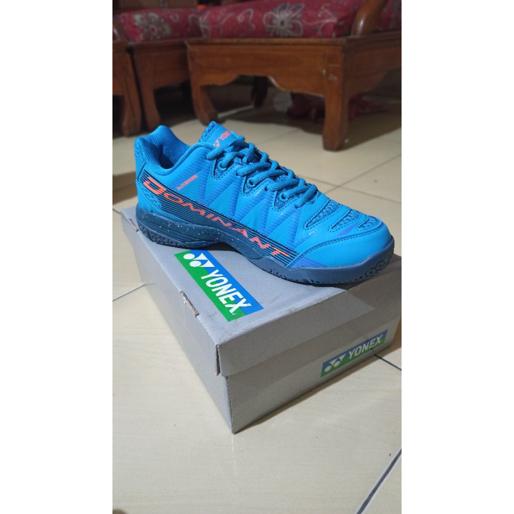 Sepatu Yonex Dominant